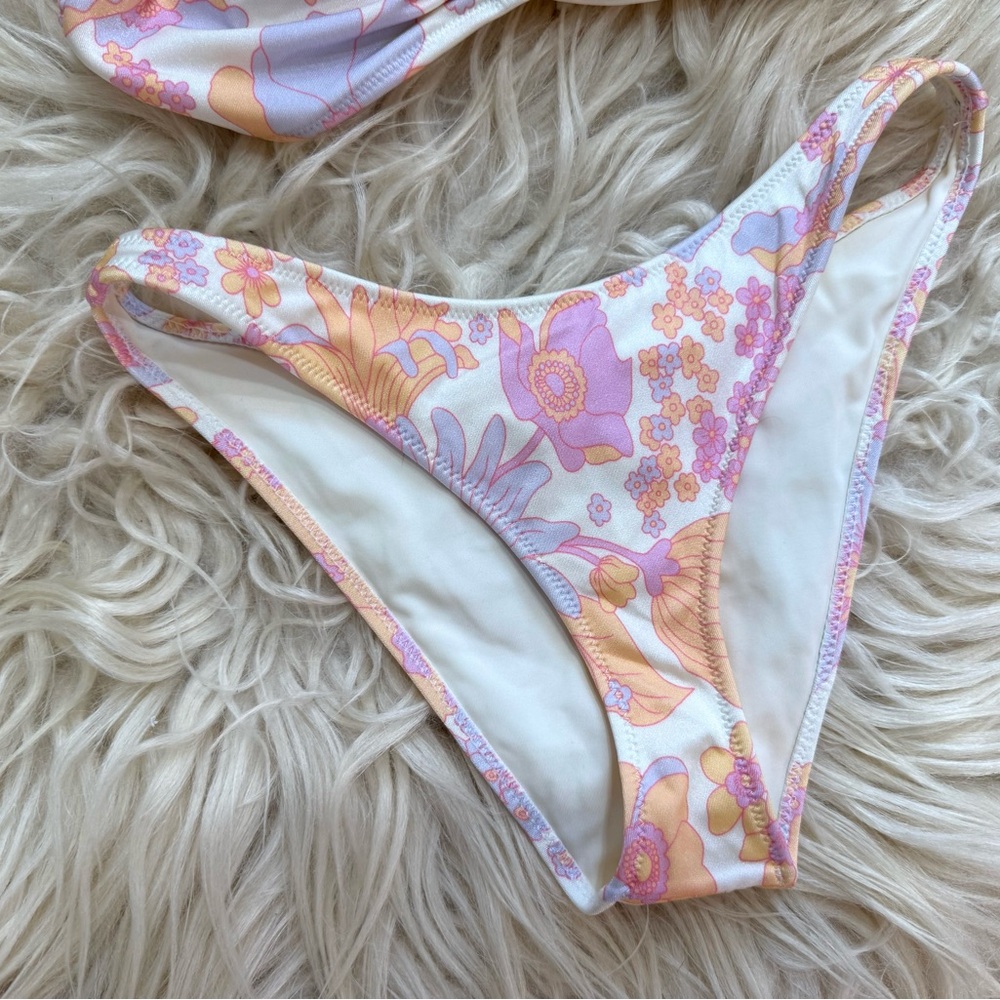 TRIANGL Floral Bikini Set - Picture 3 of 7